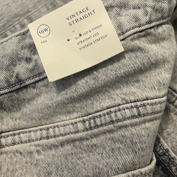 Universal Thread - Picture 3 of 3